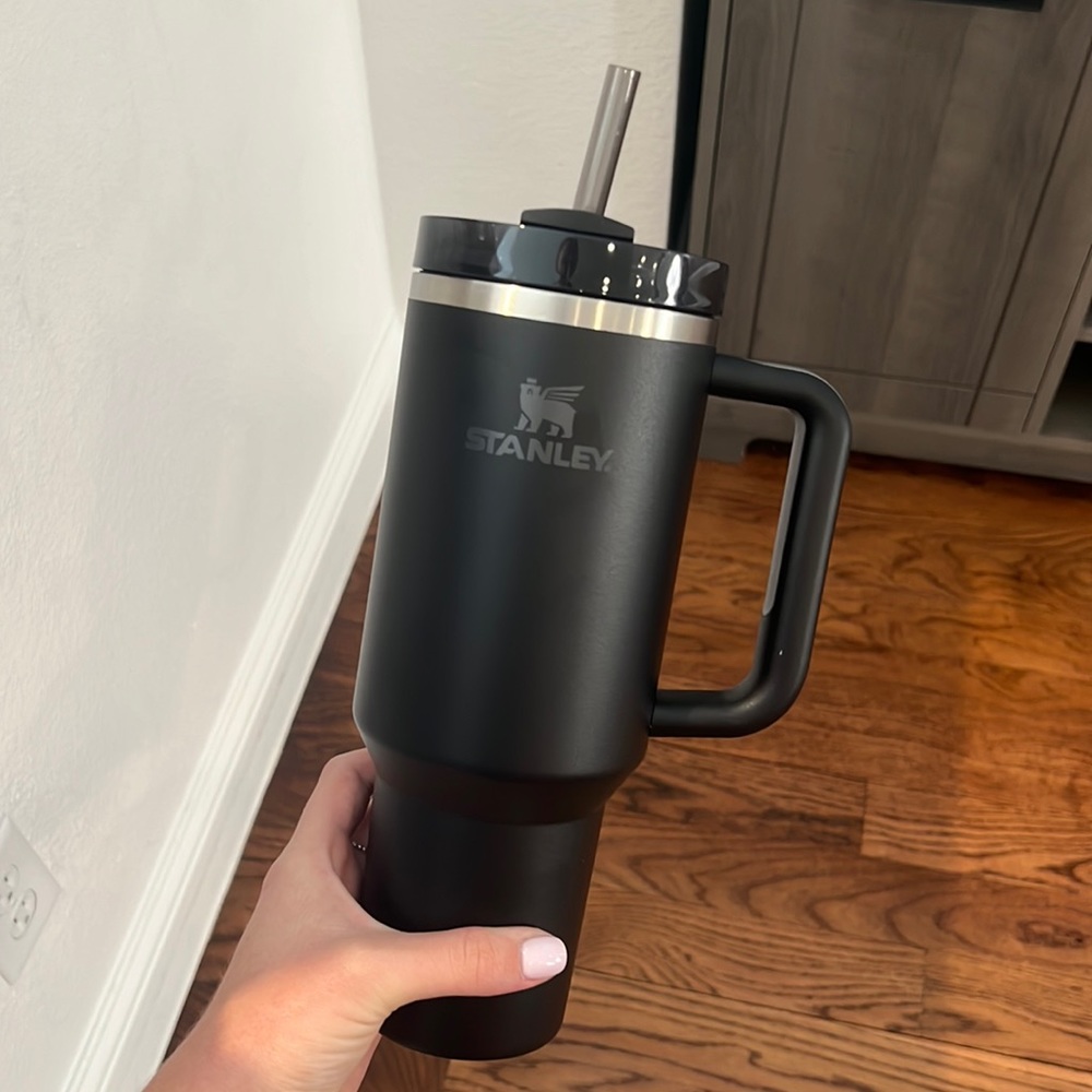 NEW Black Stanley 40oz quencher!